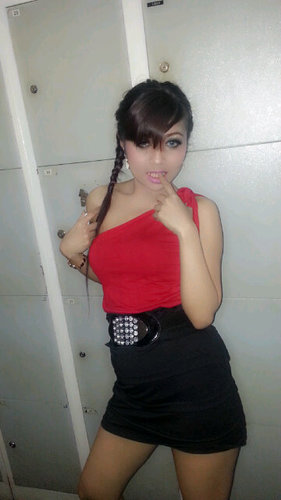 ♥Golden Crown model ♥i'm young☺ energic luv to party ♥31Maret 1990☺♥I LOVE JESUS CHRIST♥
