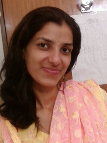 The Person who deserves ur tears will nvr make u cry......n the 1 who makes u cry doesn't deserve ur tears.....