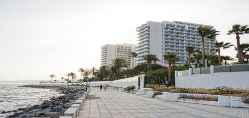 Ideally located on the beach-front of Benalmádena Costa, with a sophisticated atmosphere, Hotel THB Torrequebrada is your best bet for both Leisure and Business