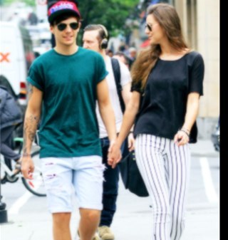 FOLLOW ME ON @ElounorJ17 :)