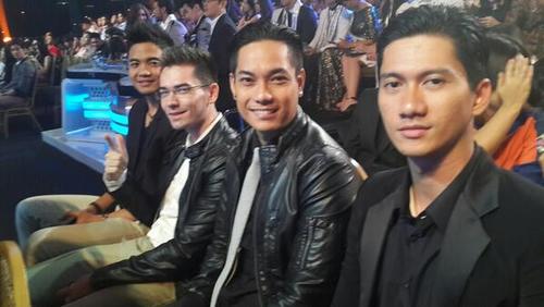 Journers_ID's profile picture. Keep support @Djourney_band , Voc @Aj_Djourney Guitarist @rinoalisastra Bassist @Johanyanuar Drummer @Thomas_sbastian ,info tentang Djourney band..