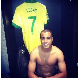 São paulina fanatica.idolo: @lucasnarede_ Nao tenho palavra pra descrever o quanto eu te amo..s2!! fc criado
 dia: 02/07/2012 .LF9 S2 S2 idolo