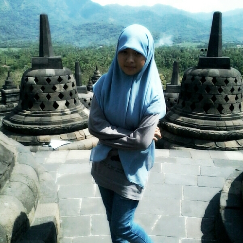 Si gadis ceria selamanya :D
Shanjunisme ^^