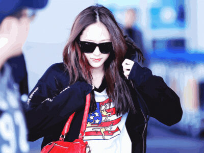 5/5 f(x)• Maknae f(x) • #KmvrtFams • #Prev @YooahraAh • JungSist with @jungsoo_sica {}•94 Liner • Single