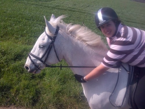 CardenHeidi's profile picture. Fantastically supportive fiance, fabulous horse, good friends and family and happy pills - good times ( at last! )