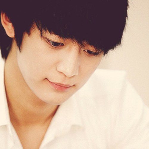 SHINee.Minho非公式bot
イイ子にはご褒美。悪い子にはお仕置き。
R18/BL対応