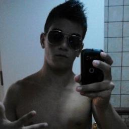 Un joven amante de la musica Dj/Productor & Tambien de los deportes,en especial el fútbol,seguidor de Cristiano Ronaldo