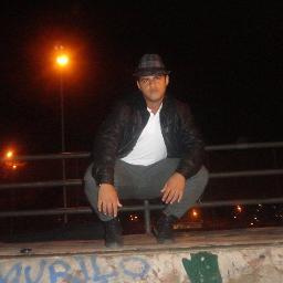 adoro cantar com minha banda... e sou modelo