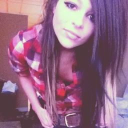 ~Violet Cadey Pegg~  15, 32C, 5ft 4 and Got one baby girl called Brooklyn  +I have Freckles #IHaveABigFamily