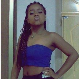 naosoumiuda's profile picture. '' Tranquilidade pra rimar em qualquer lugar, hum
Se é pra chegar favor que seja devagar. ''