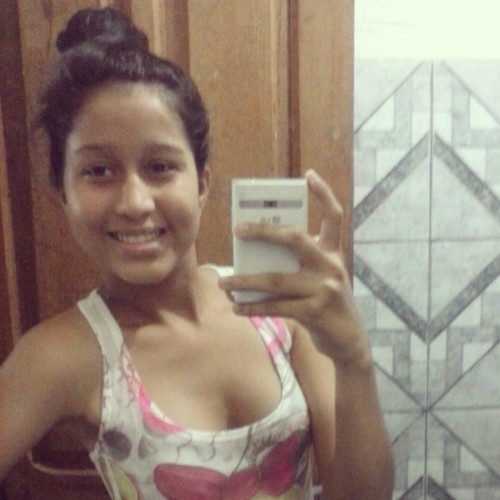 “Admiro pessoas que sabem usar as palavras, mas prefiro as que sabem me deixar em silêncio.” ;33