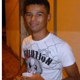 RayldoDivulga's profile picture. Editor de áudio e designer da fan page Rei do F5 no facebook.