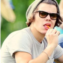 Twitter Oficial da Página Amantes de One Direction - Sigam @ruestyles2