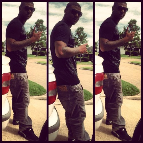 GOD FIRST FAM 2....LOYALTY IS ALL I KNOW THEREFORE IMA REAL NIGGA ALL-DAY AND TOMORROW!!!!