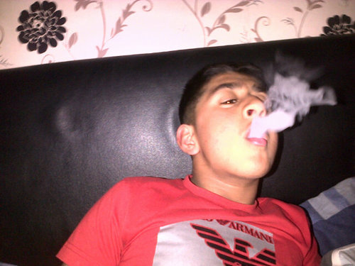 AvesKhan12_'s profile picture. 