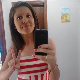 Taty Pires 17 anos, sonhadora, adoro musica, amo meus amigos, familia, e meu namorado @_dougz , se quisser saber mais segue ai ;)