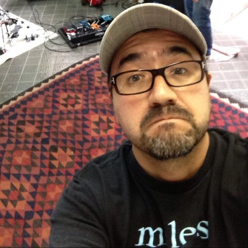 ElPepeElizalde's profile picture. ...hay que tener una especie de soberbia ante los imbéciles y modestia ante los gigantes.