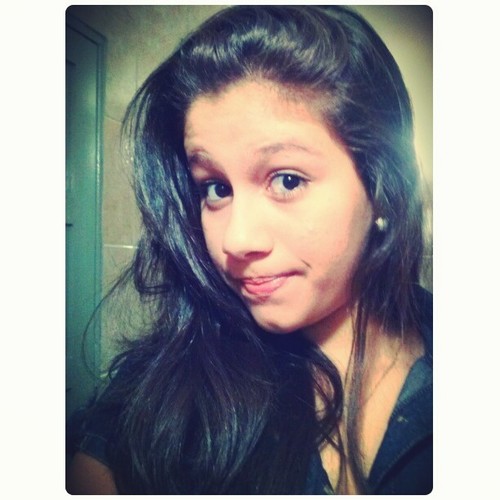 ... Sou talvez a visão que alguém sonhou, alguém que veio a esse mundo pra me ver e nunca me encontrou.   florbela Espanca   INSTAGRAM : geovannatavares15 ,