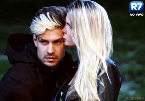 vishbarteus's profile picture. ela tem seu grandão     ele tem sua pequena                         @barbaraevans22      @mverdelhomv