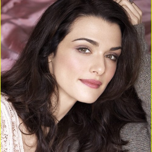 Hi everybody, if you like Rachel Weisz follow me (: here you'll found notices and photos about her.