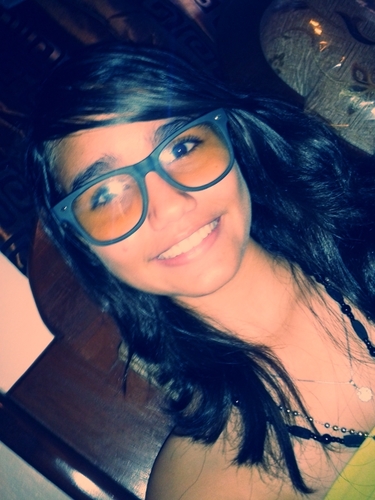 Con un sentido del humor algo retorcido :| sincera, antipatica e inalterable si claroxD Sigueme ;) instagram: MAFER_ALEGRIA