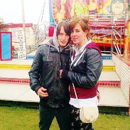 We are boyfriend&girlfriend that are doing a youtube channel together. Snakebyte will be doing gaming vids and Samzo will be doing makeup vids. (: follow plz :)