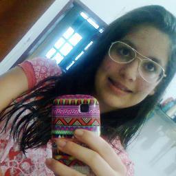 sou aquela menina, amiga, legal , meiga, xata e etc...'