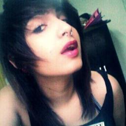 kandilandyy's profile picture. they love you when youre hot but they hate you when youre not       longe