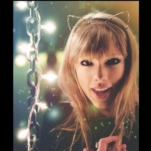 i like cats that are red and glittery.