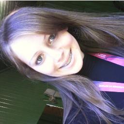 #Crise de riso,crise de choro,crise de paixão, crise de tristeza...#Eu vivo de crises...♥''