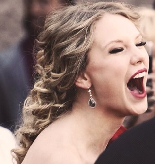Taylor Swift, running & food. I like to fangirl about a girl who had a dream, and I lu-lu-lu-luuurve her. I follow back Swifties :)))