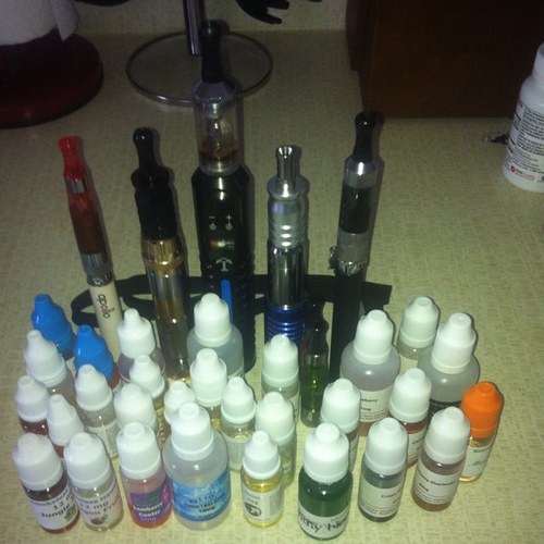 Vaping it up in Hawaii. Got my first APV, next APV will be a Provari
Almost 5 months with no cigarettes, I love this vaping life☺