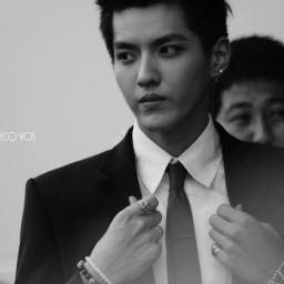EXO-M leader. awesome since 1990. RolePlayer account.