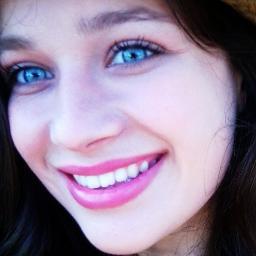 Hi, my darling! I am Justinne. A writer and a lover. There are a few words that I simply love: a book, a story, people, love, roses and YOU. 

WHO ARE YOU? :)