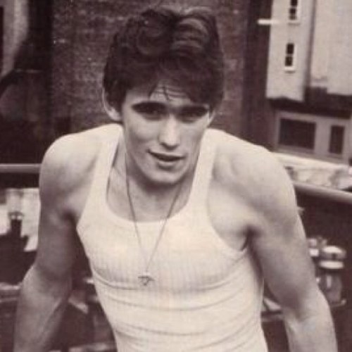 I'm Dallas Winston. Don't mess with me or my gang or I'll fuck you up. 
#Single #OutsidersRP