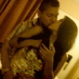 totalmente felizmente enamorada, disfrutando lo mejor de la vida junto al verdadero amor de mi vida