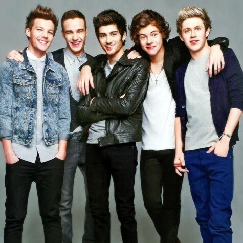 My first kiss is One Direction's poster & My last kiss is the real One Direction! We shared about 1D Owner: P☺Co-own: AF,R,H,S,O