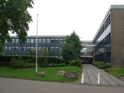 Het Cambreur College is een school voor voortgezet onderwijs met voorbereidend mbo, mavo-plus, (T)havo en (T)vwo.