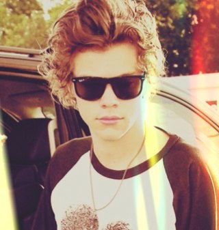 Probably reading this to see if I'm single...Well,I am. (: Lets be friends,yeah? |FL.Single|