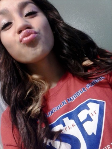 hey:)my name is alexis follow me nd i will follow u back:)