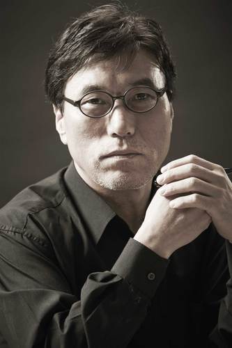 2013 팩션 첩보스릴러 「한반도의 아침」 / 한국최초 사기극소설 「세상을 속여라」 마무리중('세상을 훔쳐'의 개작소설) / 2010 「세상을 훔쳐」 / 2003 「기억」 / 2002 「슬픔은 비로 내리고」 / 2001 「사월」