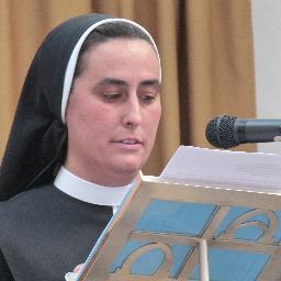 Madre de Desamparados y San José de la Montaña, enamorada de la vida y con ganas de hacer feliz a los que me rodean.