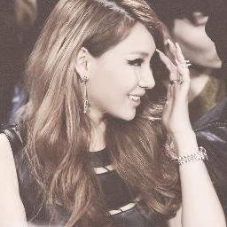 [V] @yujioroleplayer• Annyeong haseyo WAZZAP WE'RE 2NE1•more?check fav please #RealParody leadeh♥