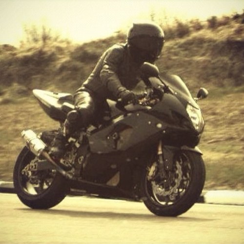 Bike mad mechanic n part time tattooing lune from the north east and single father to 4 gorgeous girls