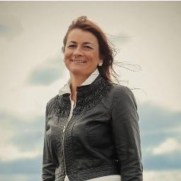 42 år ung, inspirator, motivator, energikilde for deg. Firmaet mitt tilbyr: Coaching , ledelse, foredrag, workshops for bedrifter. Skriver bok. Enjoy life:)