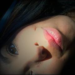 As criticas não me abalam , e os elogios não me iludem ,sou oque sou e não oque falam!!! ♥♥♥