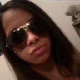 sou brinkalhona, xata, legal, carinhosa......
trato as pessoas do jeito ke elas me tratam ♥