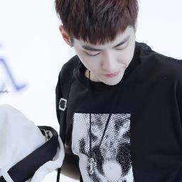บัดดี้  @_ZYX91BUBBlE  @piaskaojuntor ไอ้บ้าขี้เเกล้ง@Lay_TBNBOT 555 ดูโอ้ @LUHANEXOM_BOTS