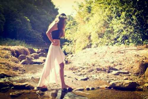 Hippie Girl. Free Spirit. Traveling the world. Independent. Not afraid to speak how I feel. Let there be peace on Earth ✌