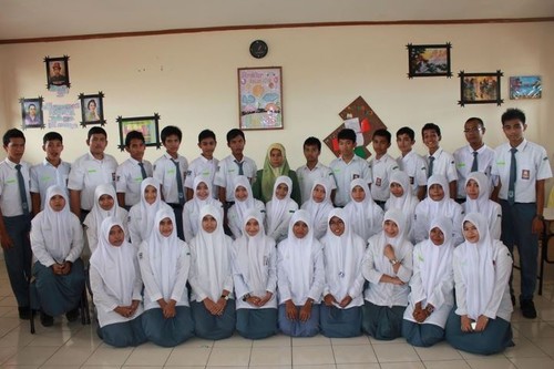 Offical Twitter Ipa3 SMAN 4 Banda Aceh.. Sebuah kelas yang diketuai oleh Bu Erlinawati (Bu Nana)